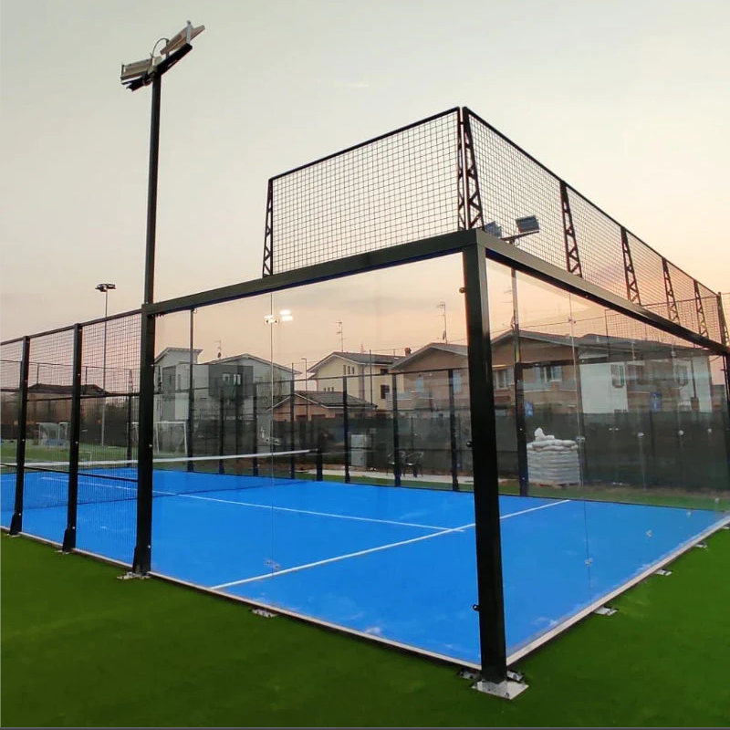 Campo de entrenamiento competitivo profesional: padel ofrece soporte profesional en el campo